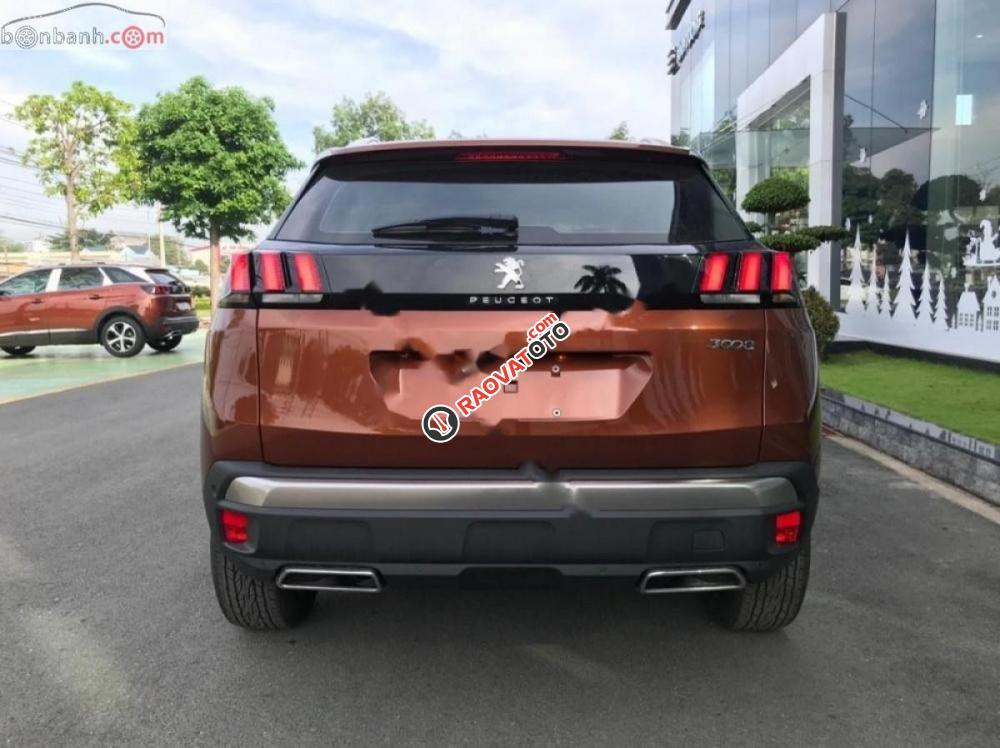 Bán xe Peugeot 3008 2019, số tự động, máy xăng, màu nâu, nội thất màu đen-2