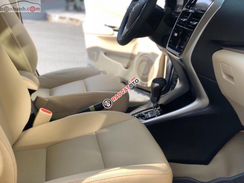 Ngay chủ bán xe Vios phiên bản G sx 2018, số tự động, máy xăng, màu bạc, nội thất màu kem-2