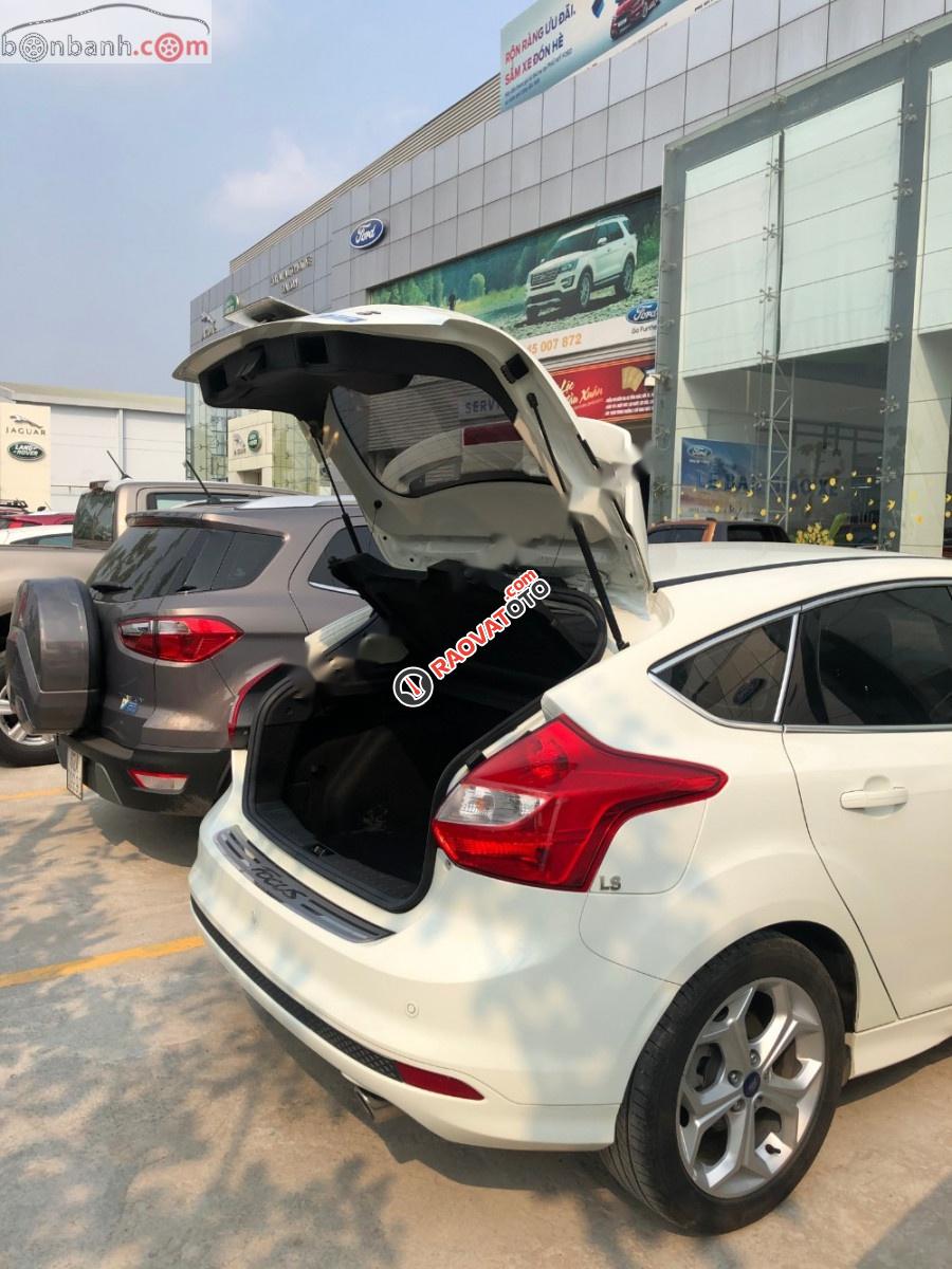 Bán Ford Focus Hachback 2.0L, mới lướt 5.000km, xe đẹp như mới-3