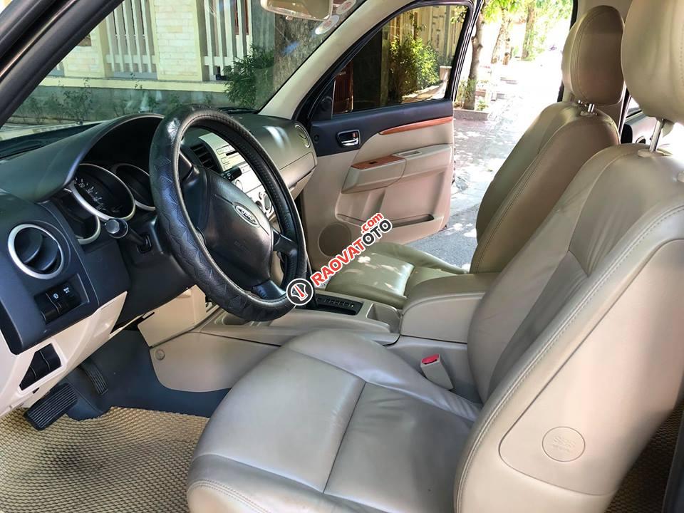 Bán Ford Everest 2011 AT dầu màu đen rất mới-7