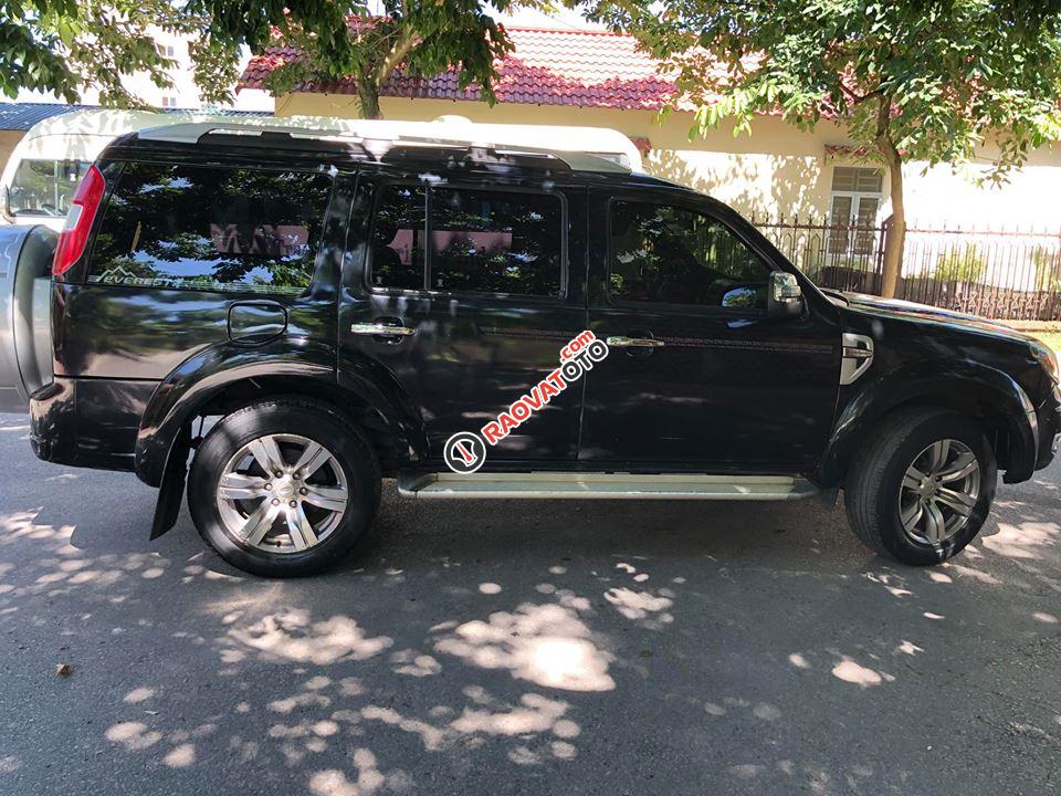 Bán Ford Everest 2011 AT dầu màu đen rất mới-1