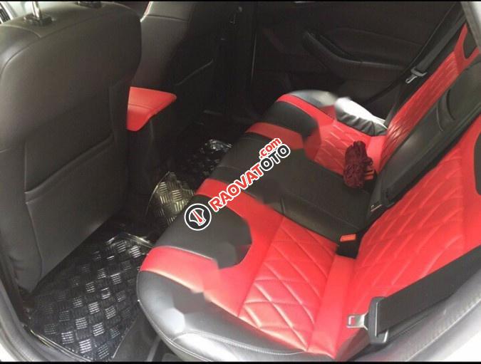 Bán Ford Focus Hachback 2.0L, mới lướt 5.000km, xe đẹp như mới-1