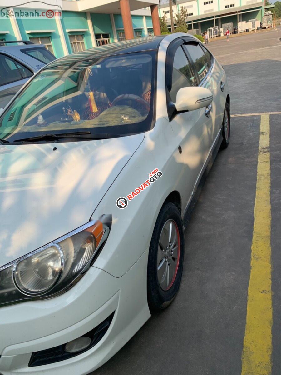 Bán Hyundai Avante 1.6 MT 2011, màu trắng, xe đẹp, máy êm-7