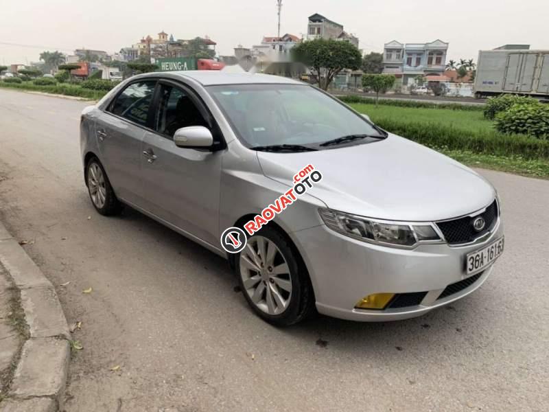 Cần bán xe cũ Kia Forte MT sản xuất năm 2010, màu bạc-0