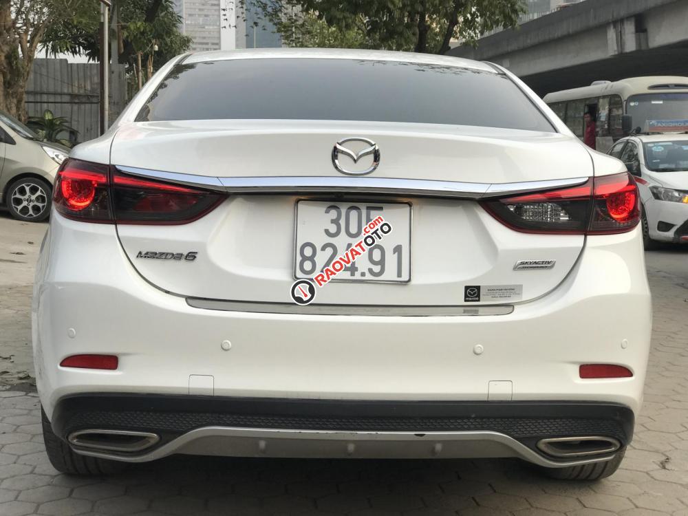 Cần bán xe Mazda 6 2.0 Premium đời 2017, màu trắng-8