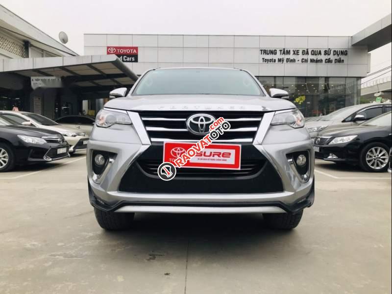 Bán Toyota Fortuner V 4x2AT sản xuất năm 2016, màu bạc, nhập khẩu chính chủ-0