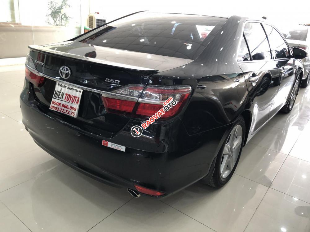 Cần bán xe Toyota Camry 2.5Q năm sản xuất 2017, màu đen-2