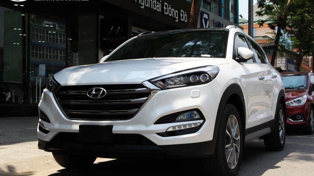Cần bán Hyundai Tucson 2018, màu trắng-1
