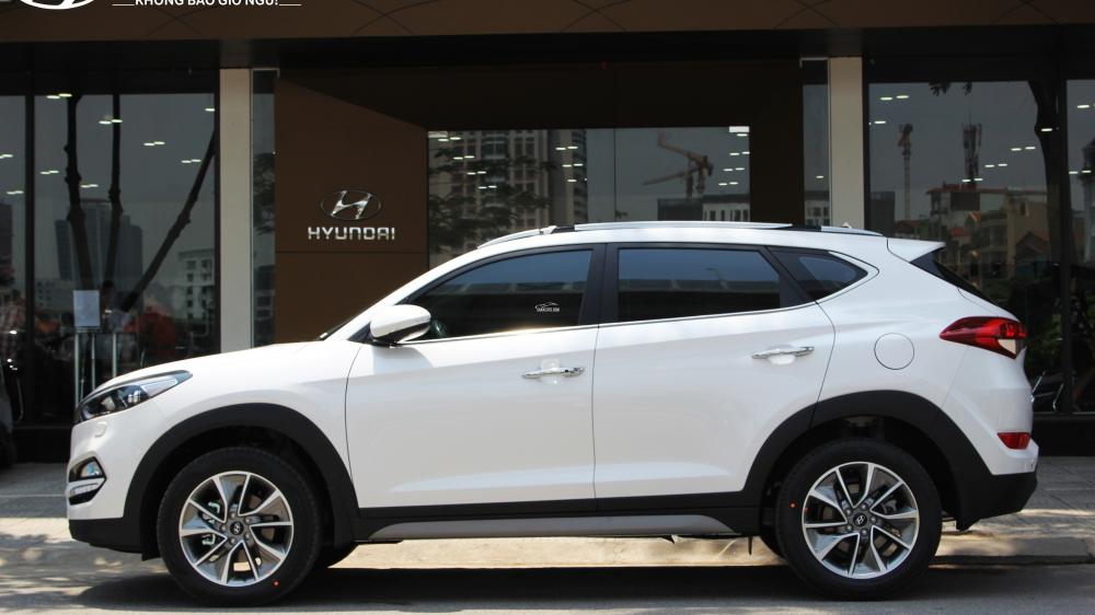 Cần bán Hyundai Tucson 2018, màu trắng-3