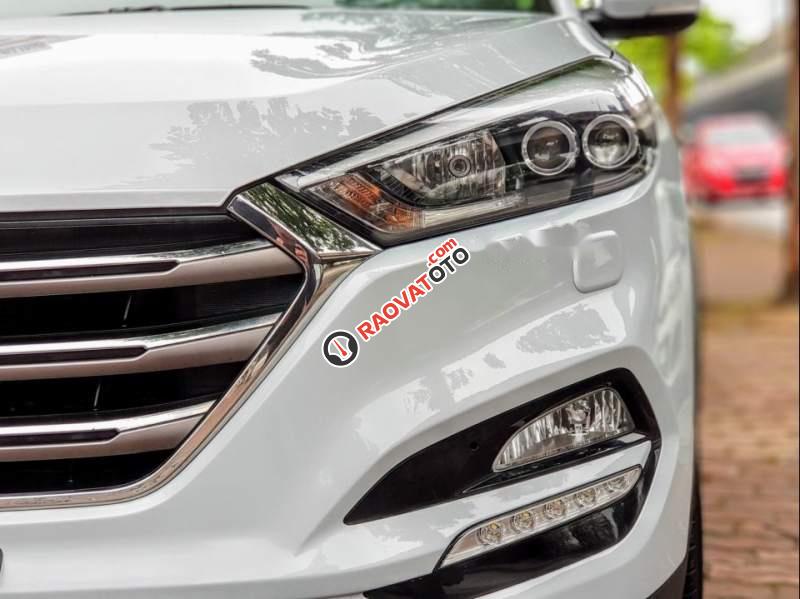 Bán Hyundai Tucson 2015, màu trắng, xe rất đẹp-2