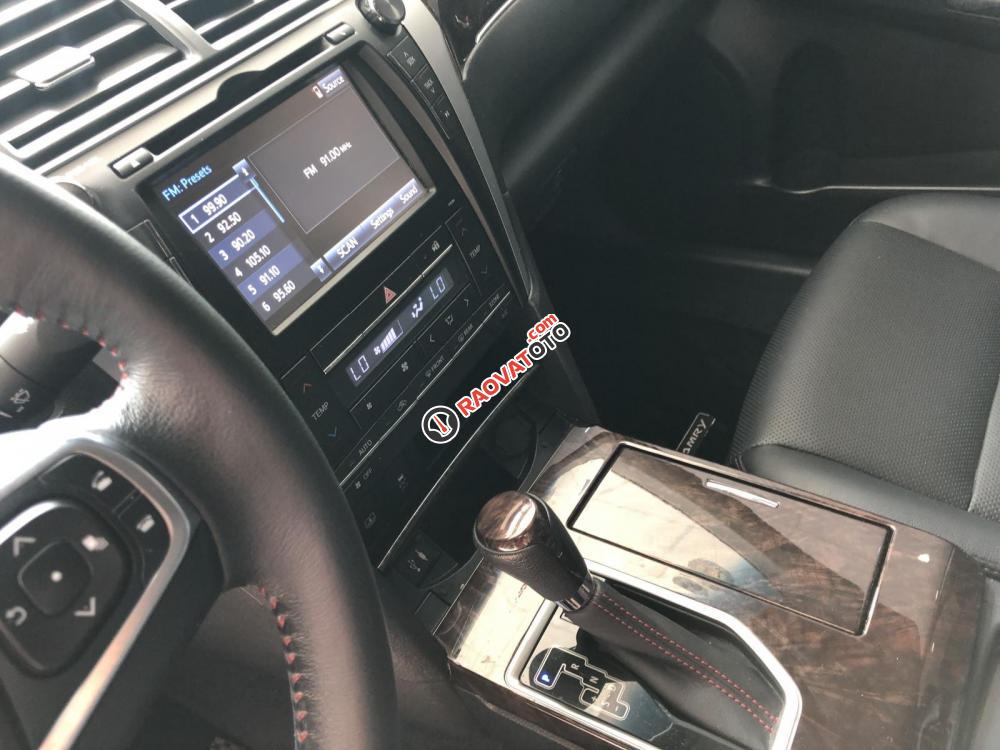 Cần bán xe Toyota Camry 2.5Q năm sản xuất 2017, màu đen-6