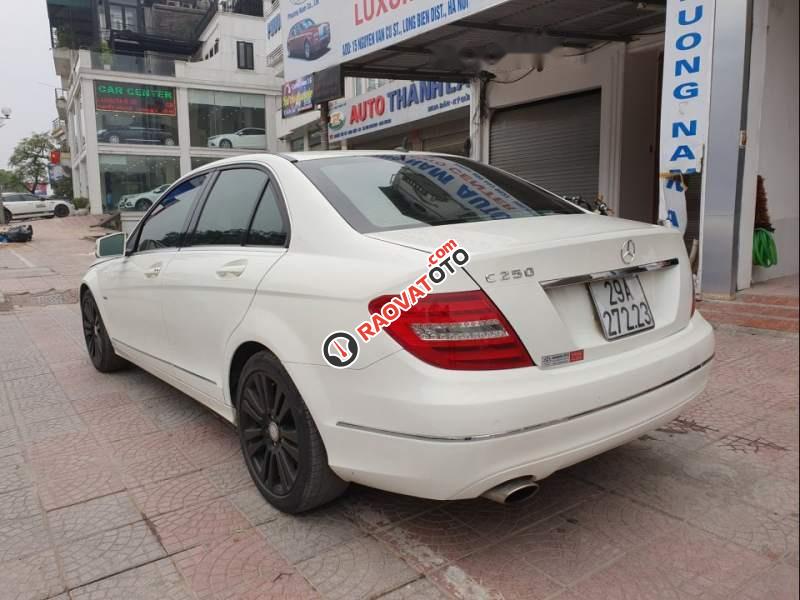 Cần bán gấp Mercedes C250 2011, màu trắng số tự động-5
