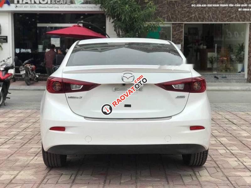 Bán Mazda 3 Facelift 2018, màu trắng, giá chỉ 680 triệu-4
