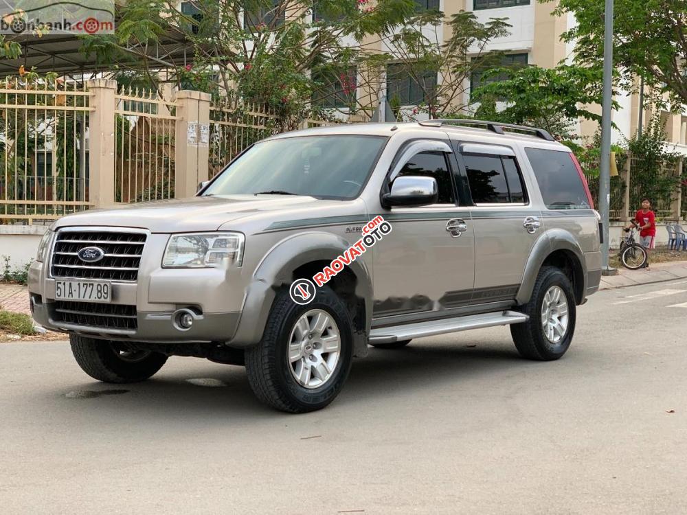 Cần bán xe Ford Everest AT năm 2008 còn mới, giá tốt-0