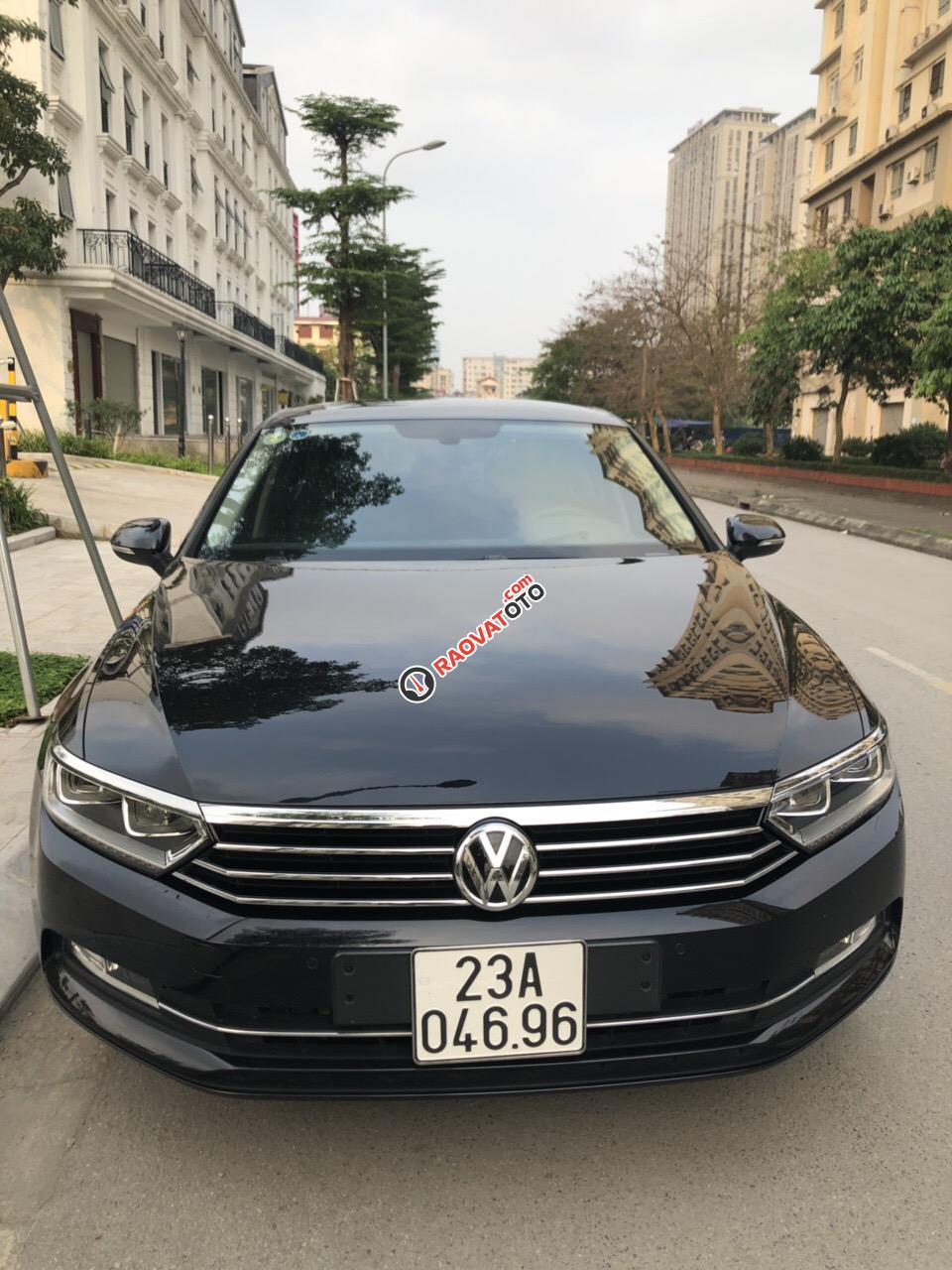 Cần bán Volkswagen Passat Tsi bluemotion 2017, màu đen, nhập khẩu nguyên chiếc-0