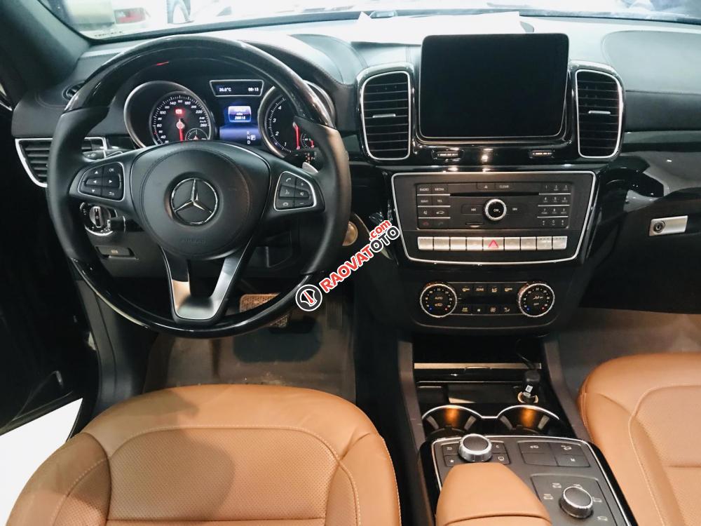 Bán Mercedes GLS 400 đã lên fom GLS 63, màu đen, sản xuất và đăng ký 2017, biển Hà Nội-3
