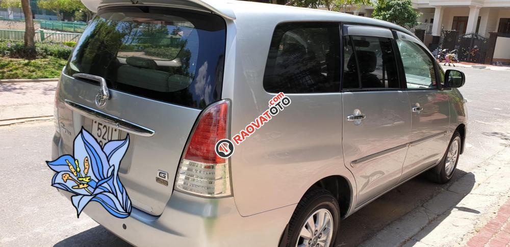 Bán Toyota Innova G 2.0 số sàn, đời T9/ 2009 màu bạc, 1 đời chủ sử dụng tuyệt đẹp-4