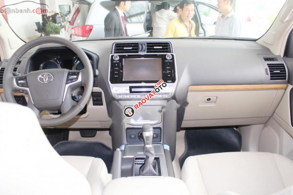 Bán Toyota Land Cruiser Prado VX màu trắng, số tự động, máy xăng 2019-6