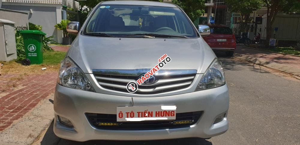 Bán Toyota Innova G 2.0 số sàn, đời T9/ 2009 màu bạc, 1 đời chủ sử dụng tuyệt đẹp-0