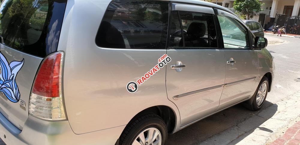 Bán Toyota Innova G 2.0 số sàn, đời T9/ 2009 màu bạc, 1 đời chủ sử dụng tuyệt đẹp-3