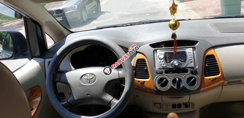 Bán Toyota Innova G 2.0 số sàn, đời T9/ 2009 màu bạc, 1 đời chủ sử dụng tuyệt đẹp-9