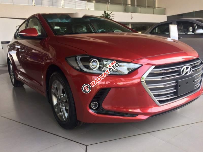 Bán Hyundai Elantra 1.6AT 2018, màu đỏ, xe có sẵn giao ngay-3
