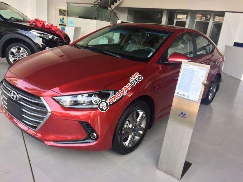 Bán Hyundai Elantra 1.6AT 2018, màu đỏ, xe có sẵn giao ngay-4