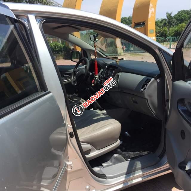 Bán xe Toyota Innova J đời 2009, màu bạc-3