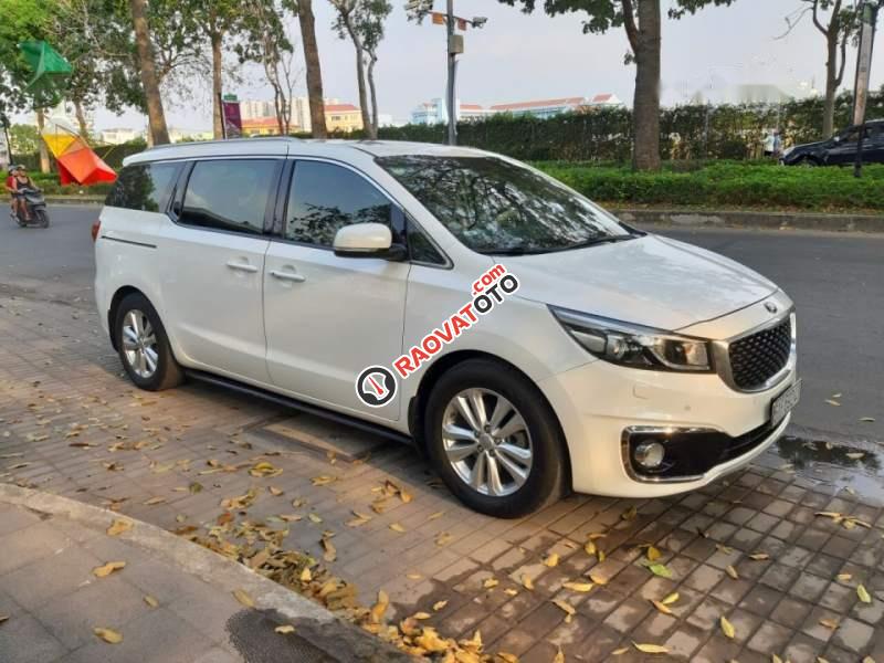 Cần bán xe Kia Sedona DATH đời 2016, màu trắng, xe gia đình -2