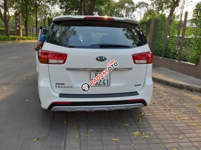 Cần bán xe Kia Sedona DATH đời 2016, màu trắng, xe gia đình -4