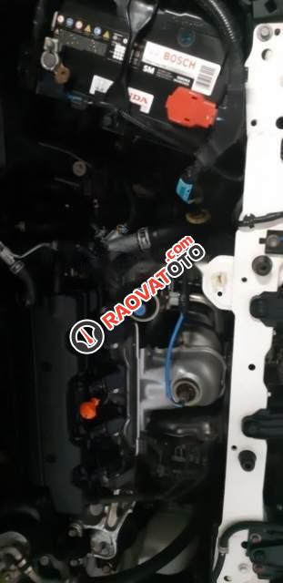 Bán Honda CR V 2.0 năm sản xuất 2015, màu trắng xe gia đình-3