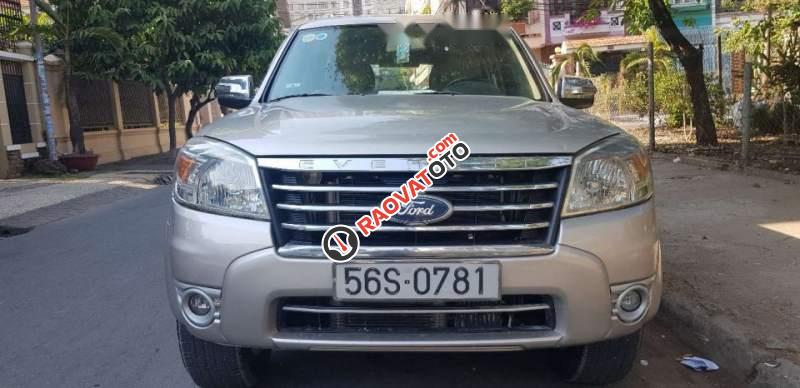 Cần bán lại xe Ford Everest Limited 2010, màu hồng phấn, số tự động-0