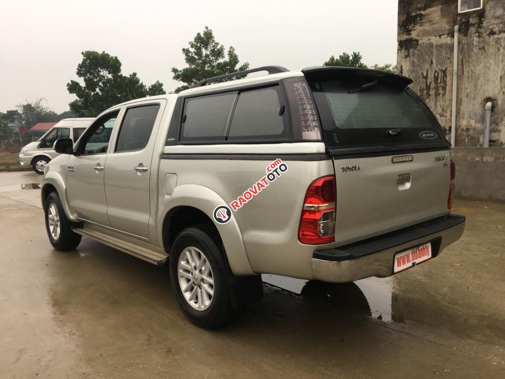 Bán xe Toyota Hilux sản xuất năm 2011, màu bạc, xe nhập, giá 485 tr-7