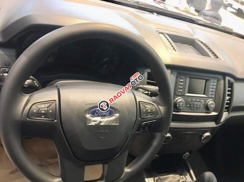 Bán xe Ford Ranger XL 4X4 MT đời 2016 chính chủ giá cạnh tranh-1