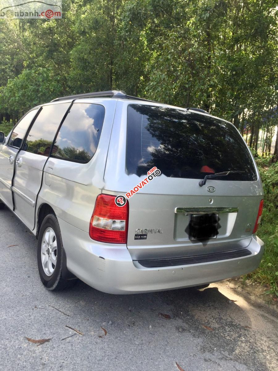 Bán ô tô Kia Carnival GS năm 2008, màu bạc, xe nhà đi giữ kĩ nên còn mới-4