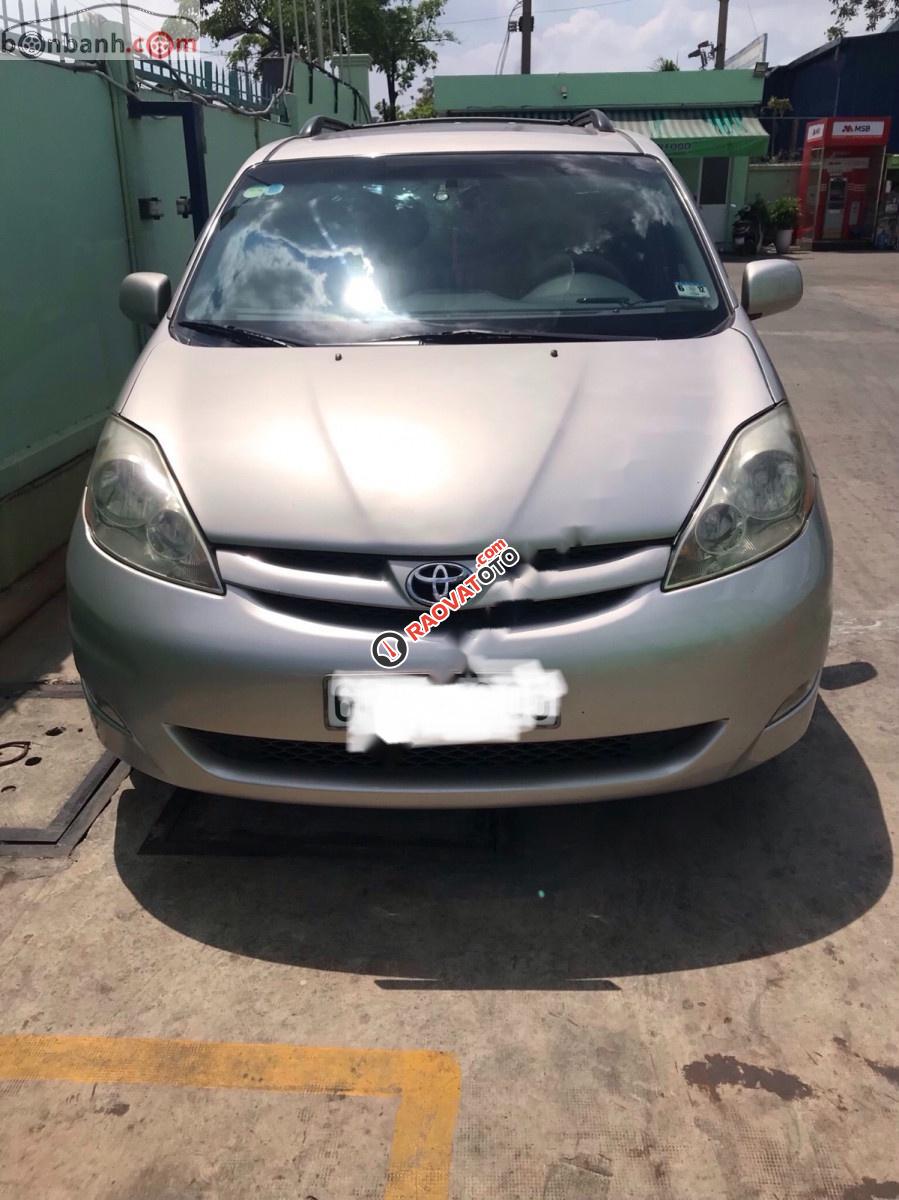 Cần bán gấp Toyota Sienna XLE sản xuất năm 2009, màu bạc, xe đẹp-1