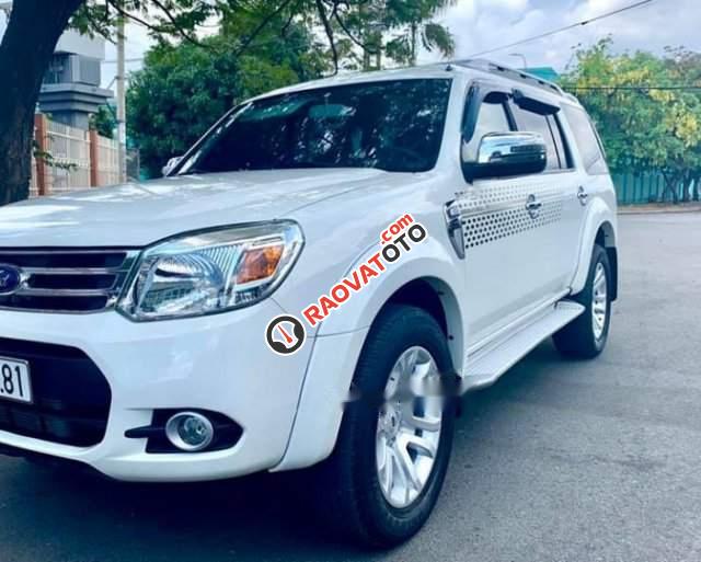 Bán gấp Ford Everest MT đời 2014, màu trắng, xe gia đình-2