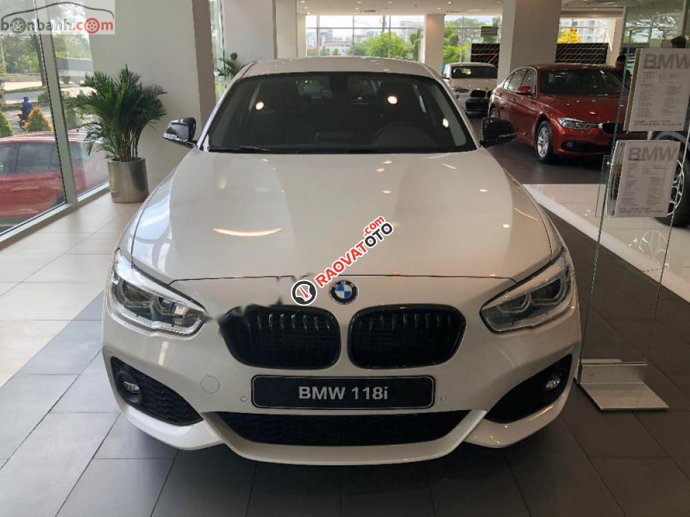 Cần bán xe BMW 1 Series 118i 2018, màu trắng, mới 100%-1