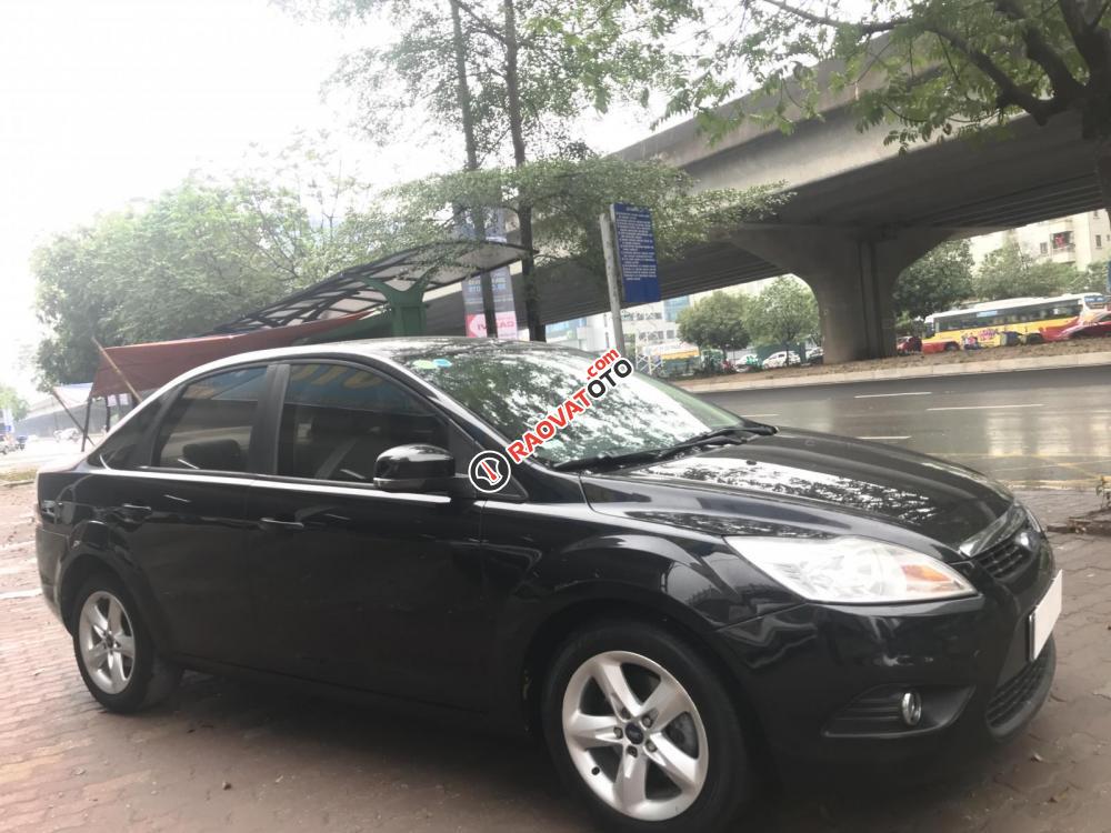 Cần bán xe Ford Focus 1.8 MT sản xuất 2010, màu đen-7