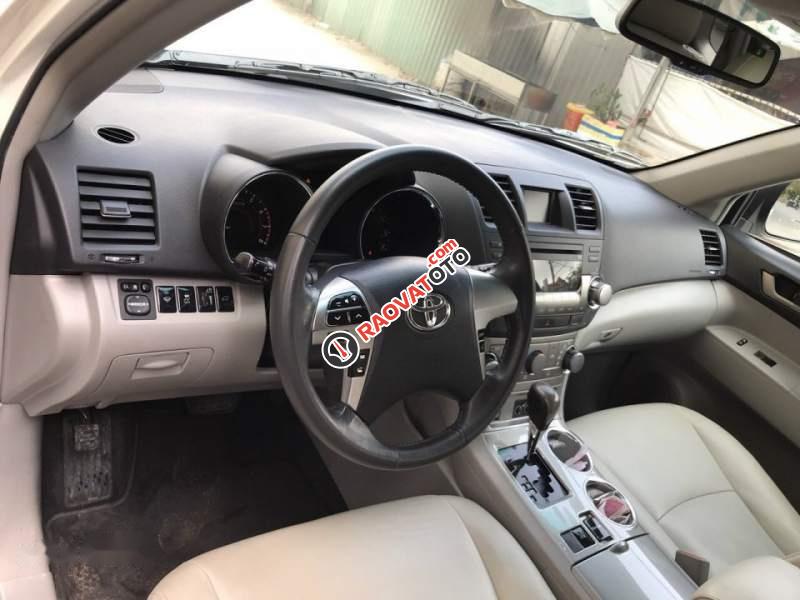 Cần bán xe Toyota Highlander SE sản xuất 2011, màu trắng, xe nhập-3