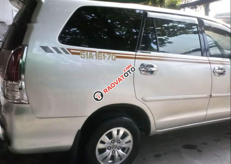 Cần bán lại xe Toyota Innova J năm 2009, màu bạc, không ngập nước hay hư hỏng-4