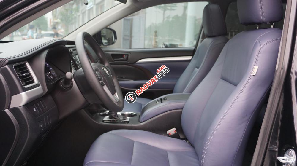 Bán Toyota Highlander sản xuất 2017, màu đen, nội thất xanh lam đặt biệt hiếm-4
