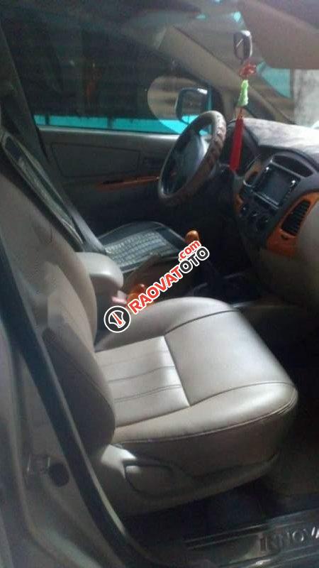 Cần bán lại xe Toyota Innova J năm 2009, màu bạc, không ngập nước hay hư hỏng-1