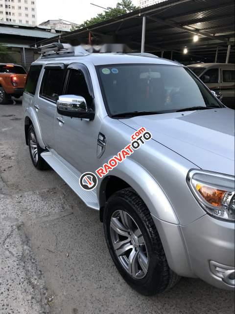 Cần bán gấp Ford Everest Limited 2013, màu bạc ít sử dụng, giá tốt-4