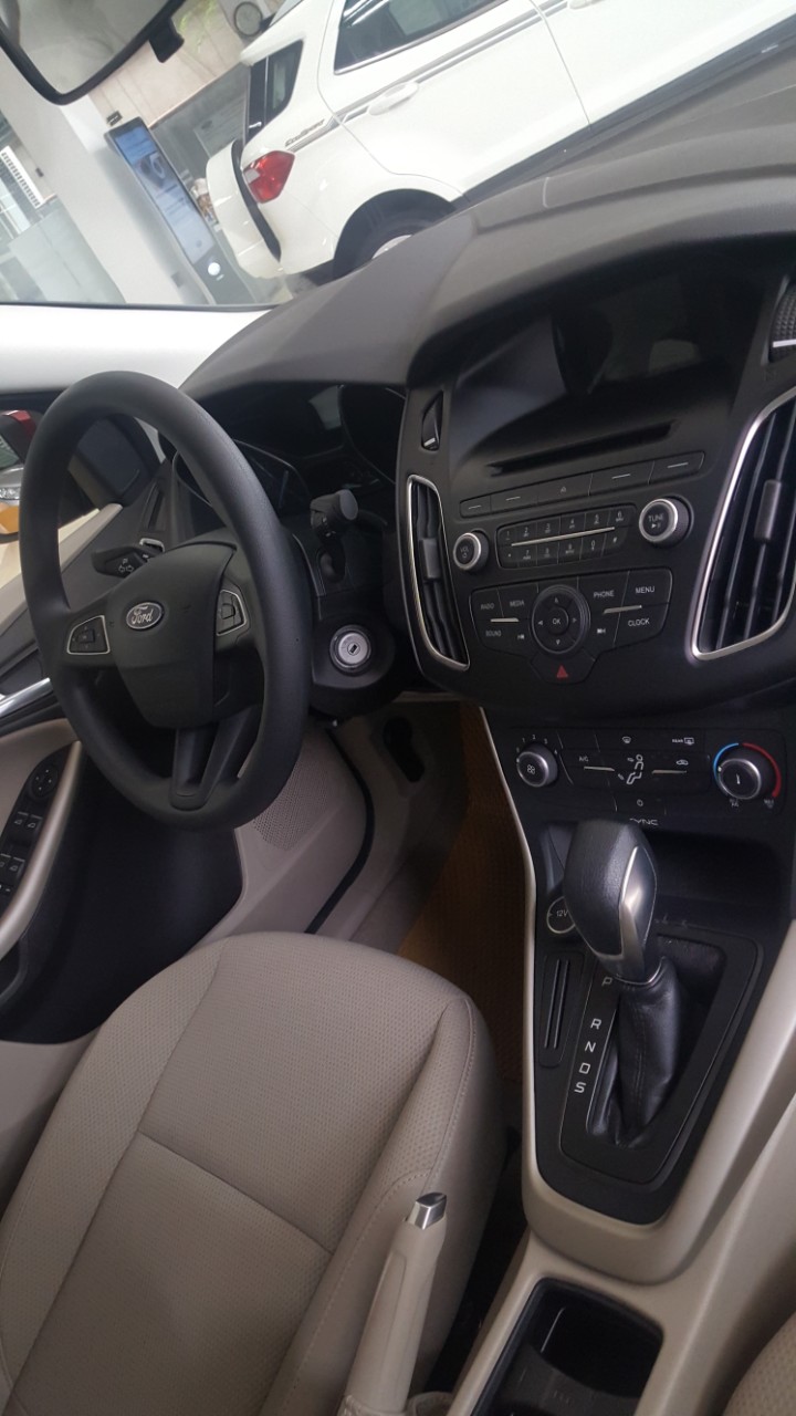 Bán Ford Focus đời 2019, màu đỏ-4