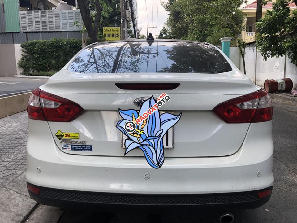 Bán xe Ford Focus Titanium sản xuất 2014, màu trắng, xe nhập-0