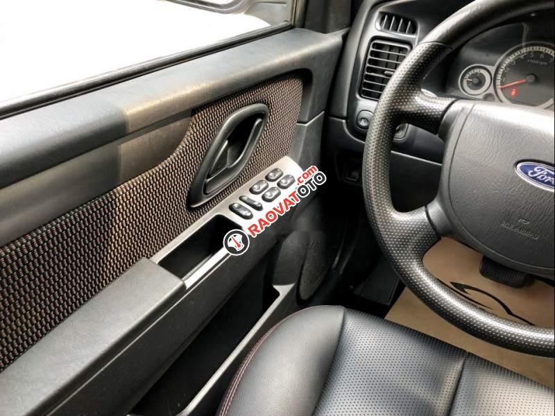 Cần bán lại xe Ford Escape XLS 2010, màu bạc số tự động-3