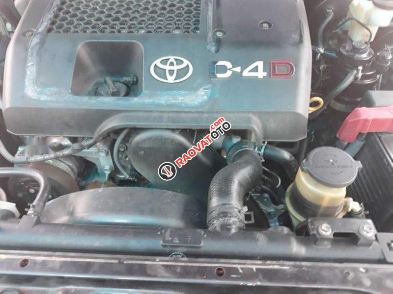 Cần bán xe Toyota Hilux 3.0 đời 2011, màu đen, nhập khẩu nguyên chiếc-0