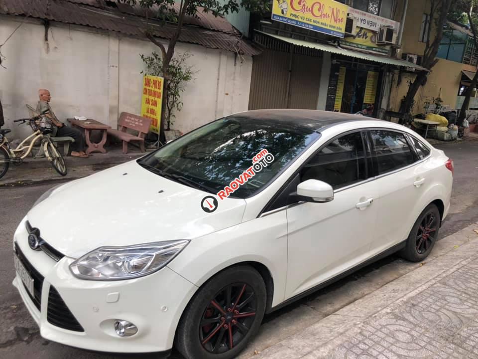 Bán xe Ford Focus Titanium sản xuất 2014, màu trắng, xe nhập-6