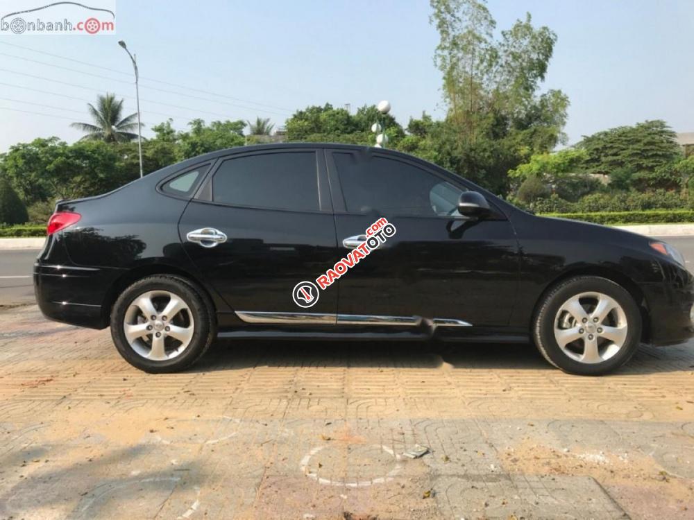 Bán xe Hyundai Avante 1.6AT đời 2015, màu đen, giá tốt-1